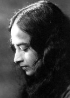 Paramahansa_Yogananda.jpg